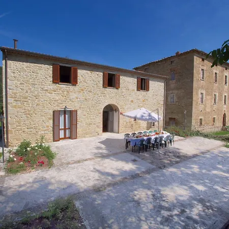 Mansion In Near Σπίτι διακοπών